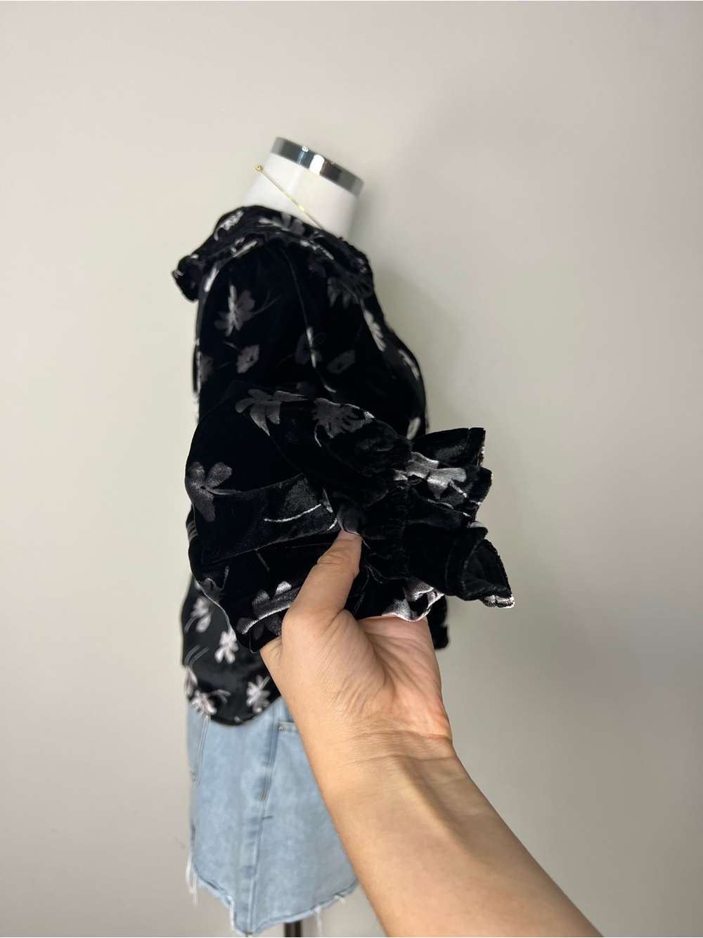 Pilcro Anthropologie Keira Velvet Floral Collared Blouse XS NWT Black Romantic - Picture 8 of 10